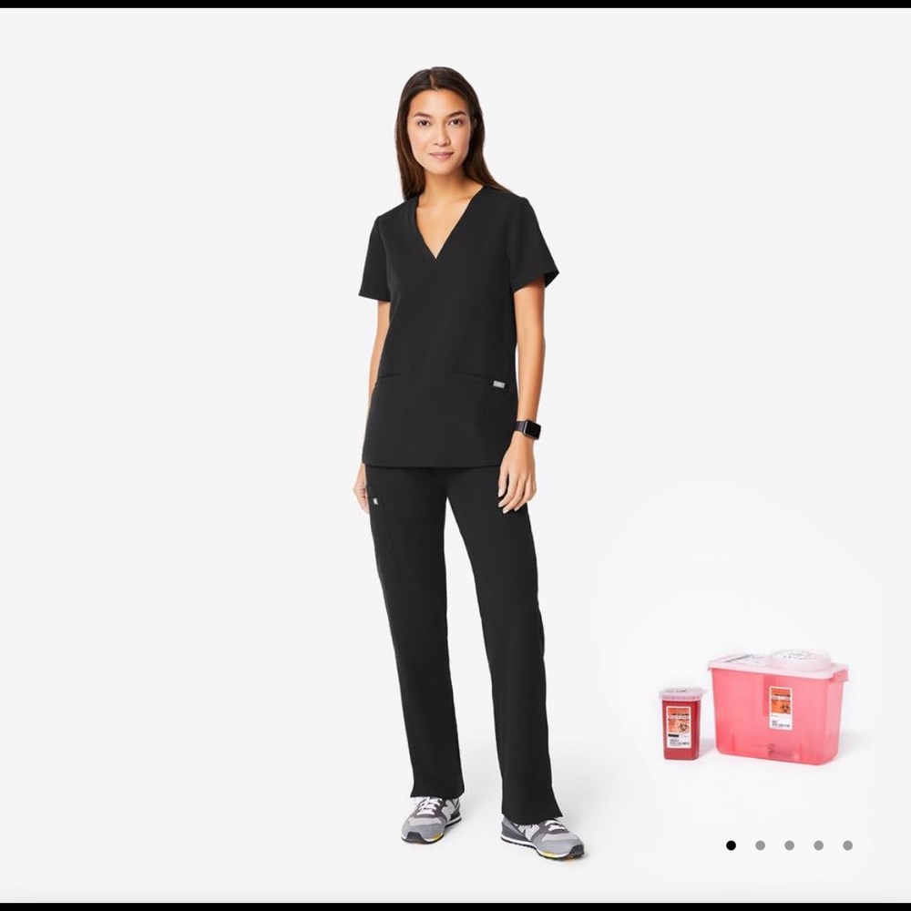 Navy or Grey Figs Kade Cargo Scrub Pants XS
